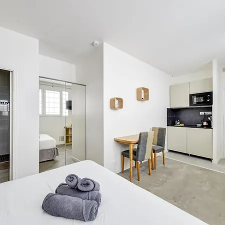 Cozy In The Heart Of Paris' 15th Parigi